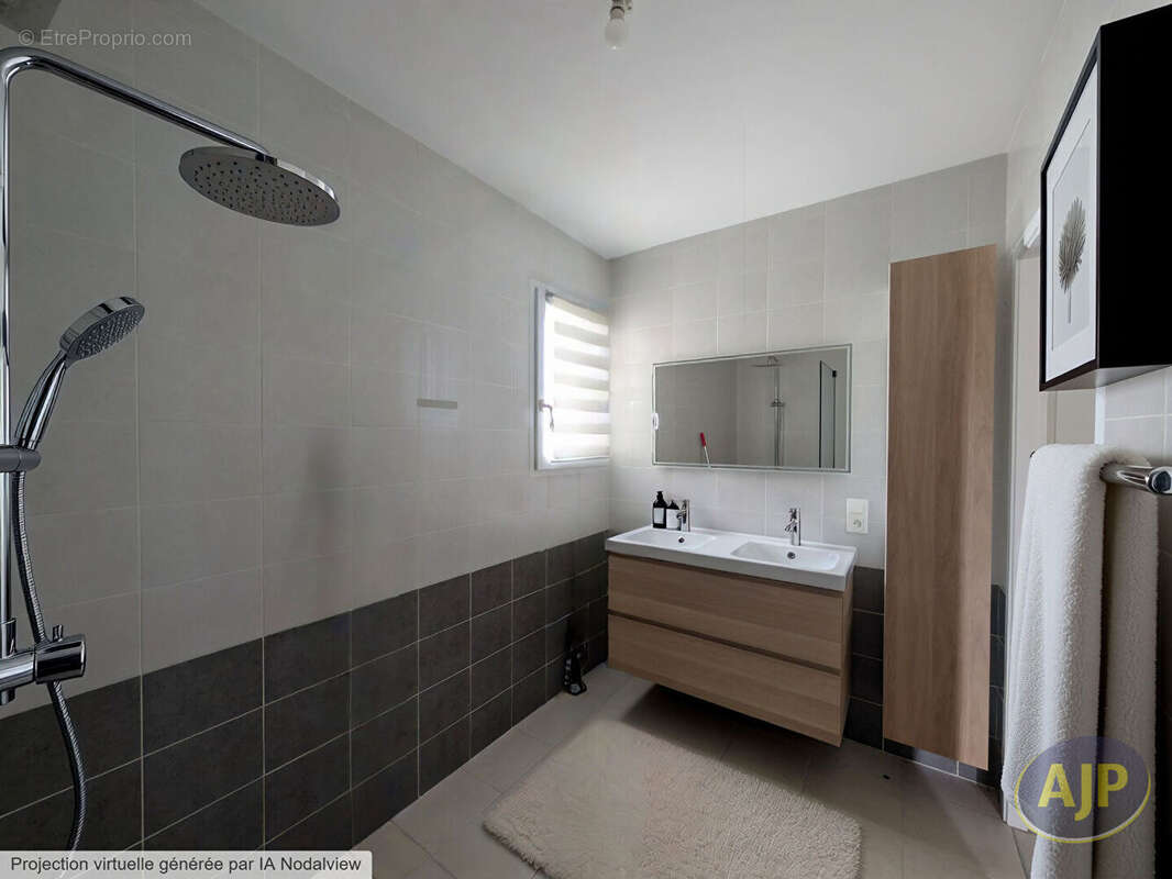 Maison à ROCHESERVIERE