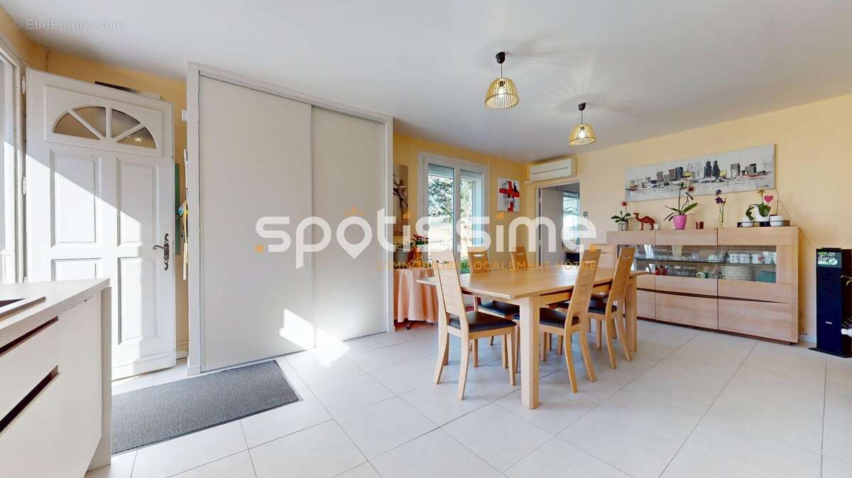 Maison de plain-pied 94 m² avec garage et jardin arboré  Quartier Mairie à Agde - photo 18