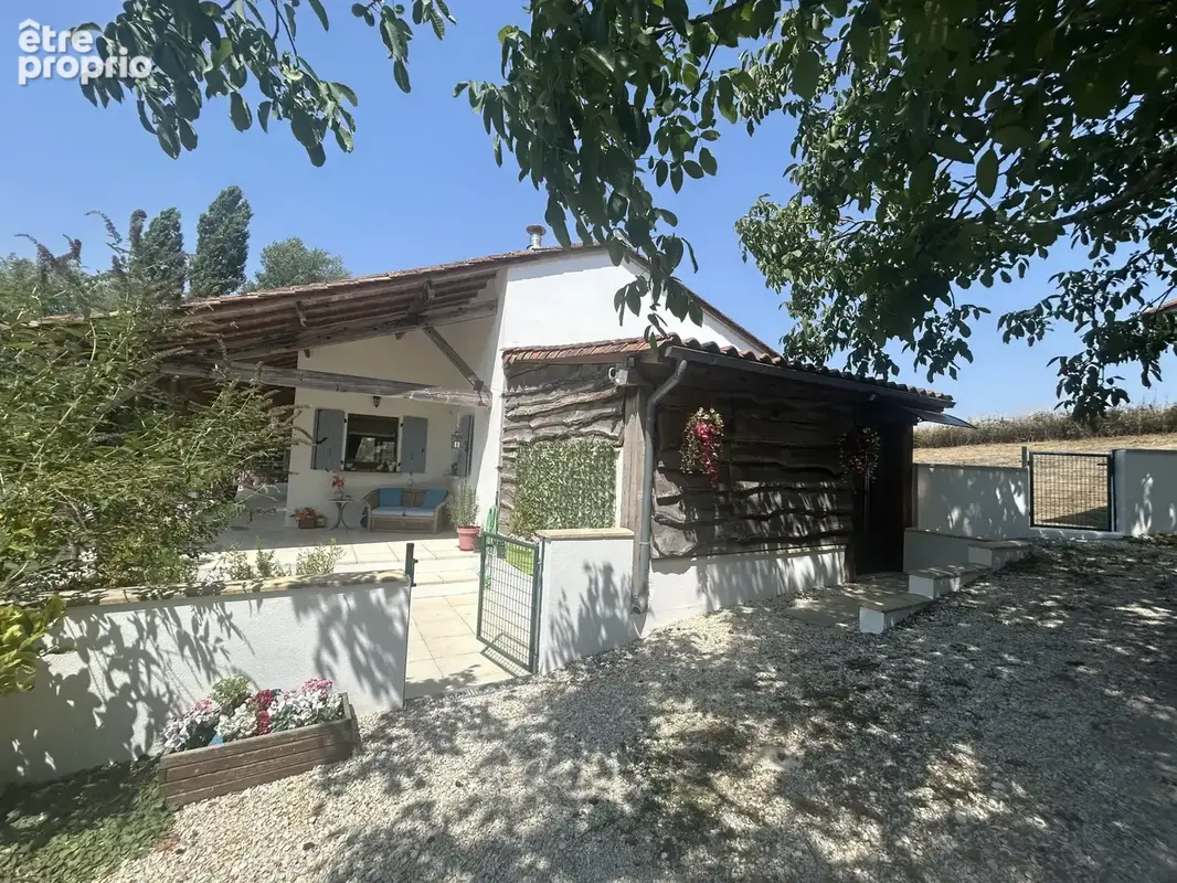 Maison d'architect avec étang, piscine, dépendances au calme. - photo 24
