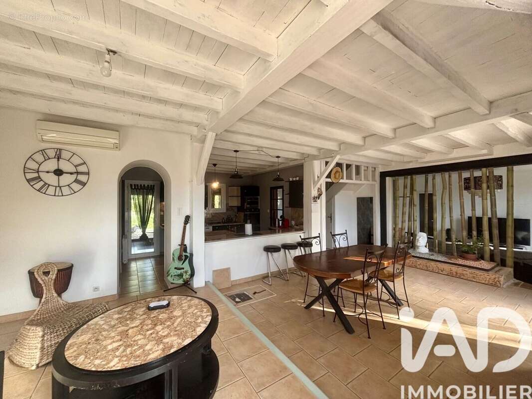 Maison 200 m² à Serres-Castet  - photo 9