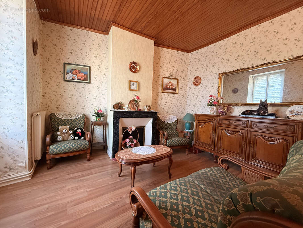 Maison à LAROQUE-TIMBAUT