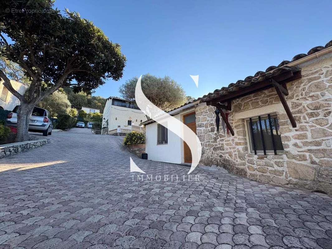 Maison à VALLAURIS