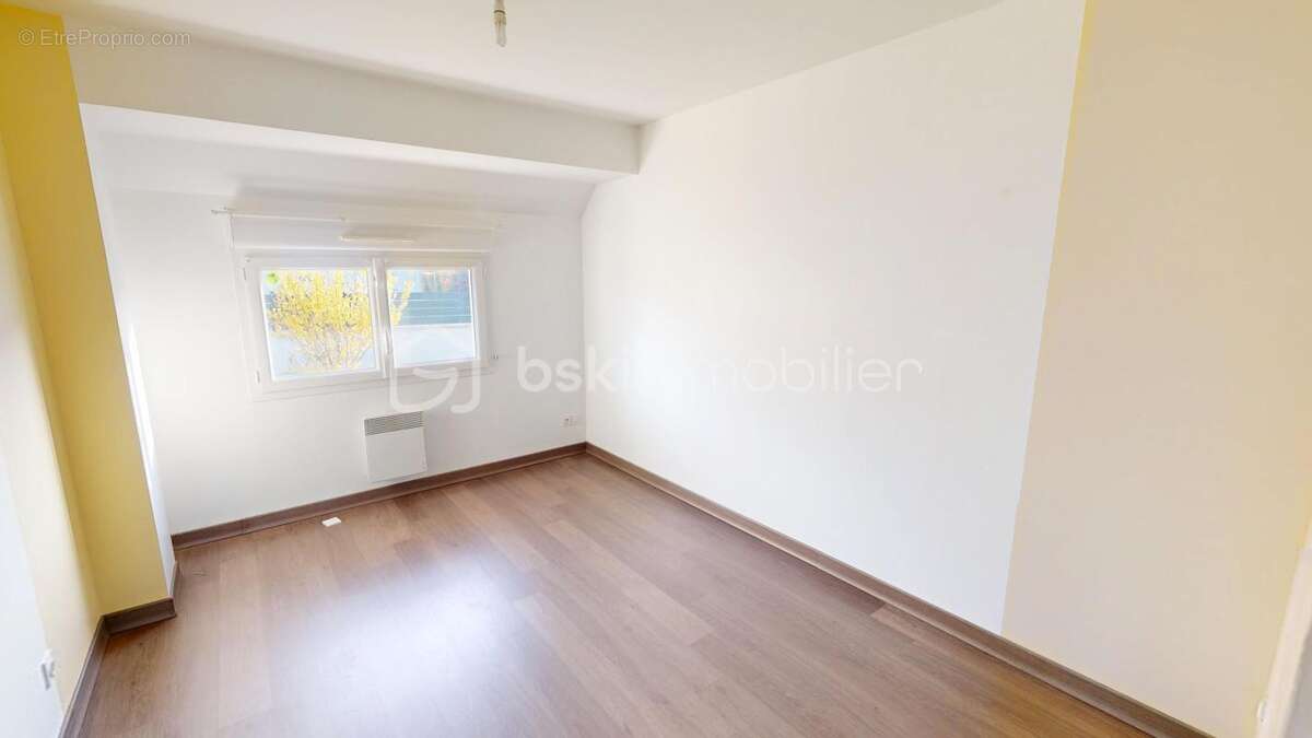 Maison à LA CHAPELLE-SAINT-URSIN