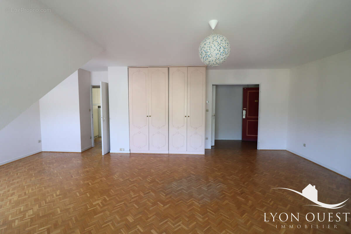 Appartement à CHARBONNIERES-LES-BAINS