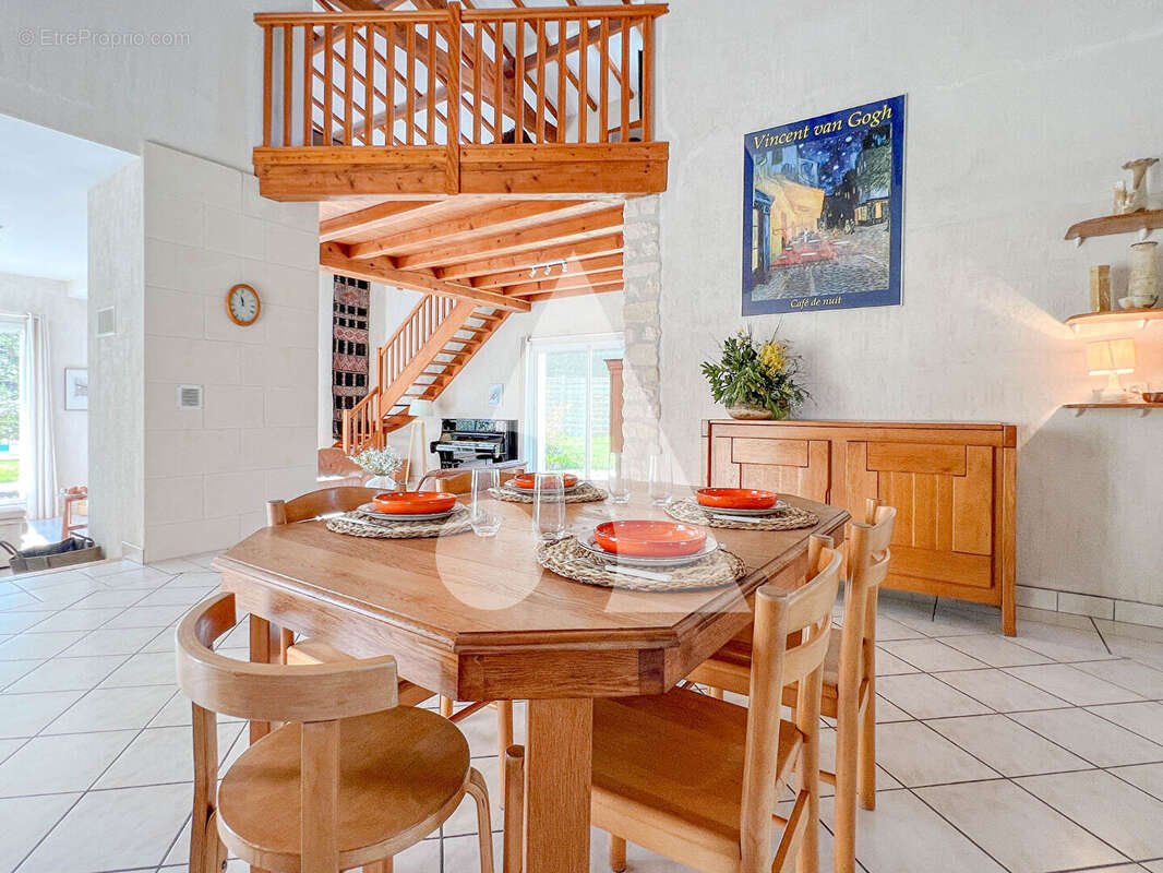 Maison à SAINTES