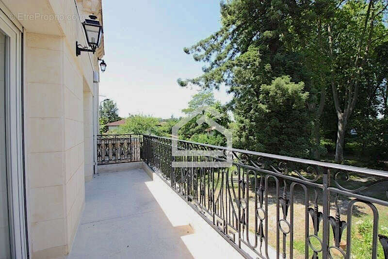 Maison à BLANQUEFORT