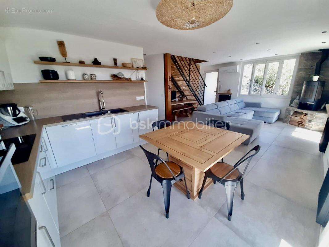 Maison à MANDELIEU-LA-NAPOULE