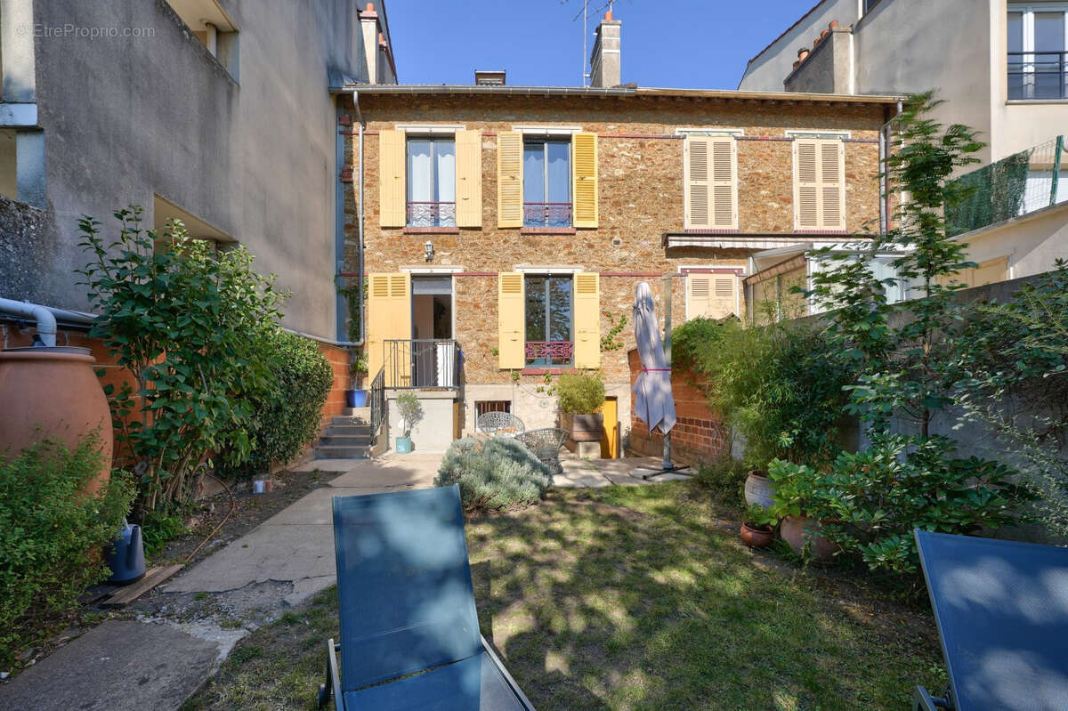 Maison à SAVIGNY-SUR-ORGE