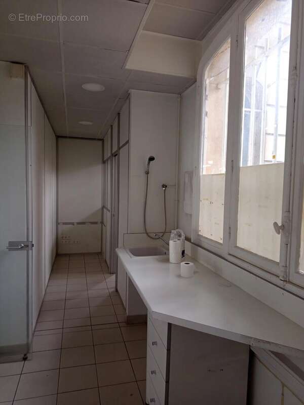 A vendre - locaux commerciaux - photo 3