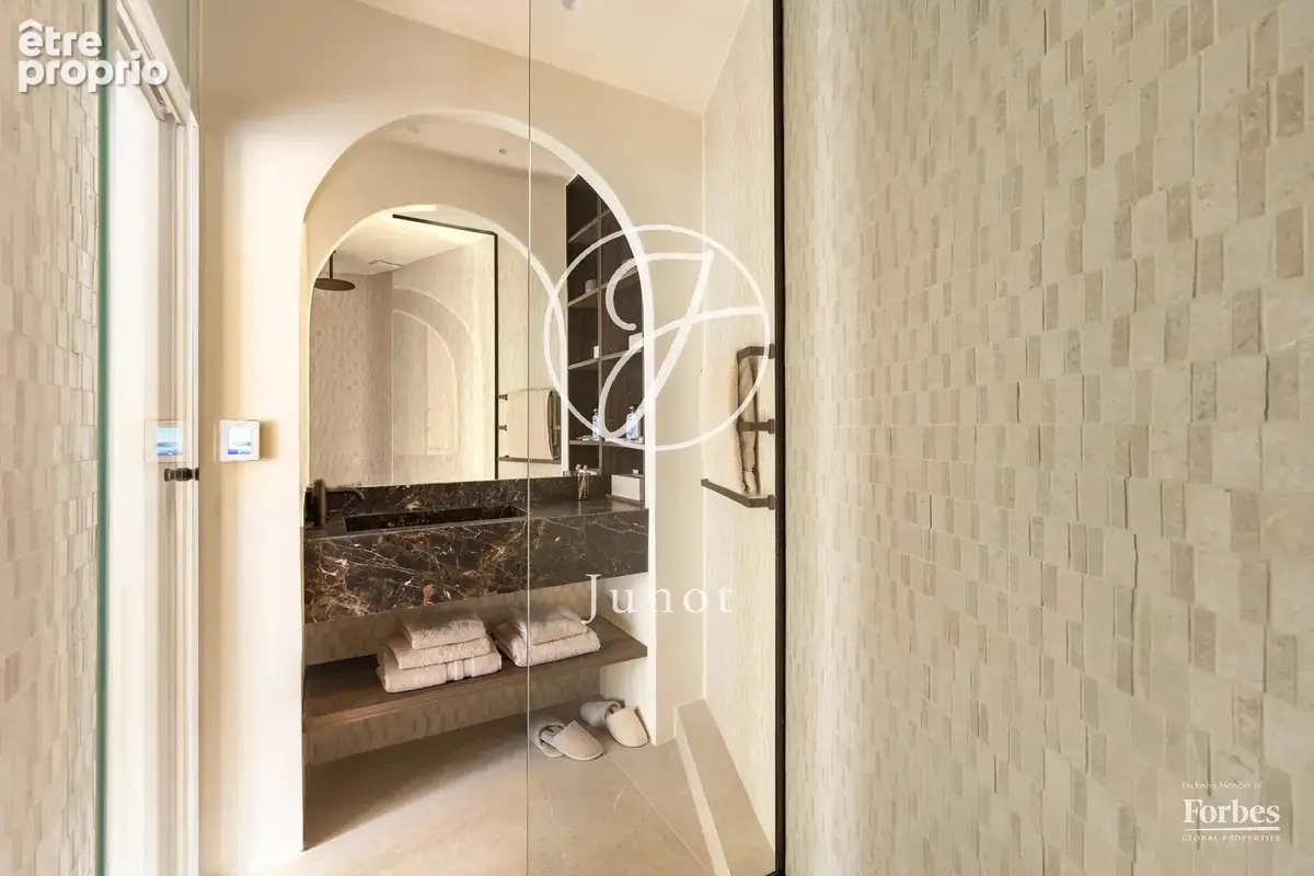 Paris 16e - KLÉBER - Duplex - 3 pièces - 79,63m² Carrez - 82,33m² au sol - 2 chambres - Meublé - photo 13
