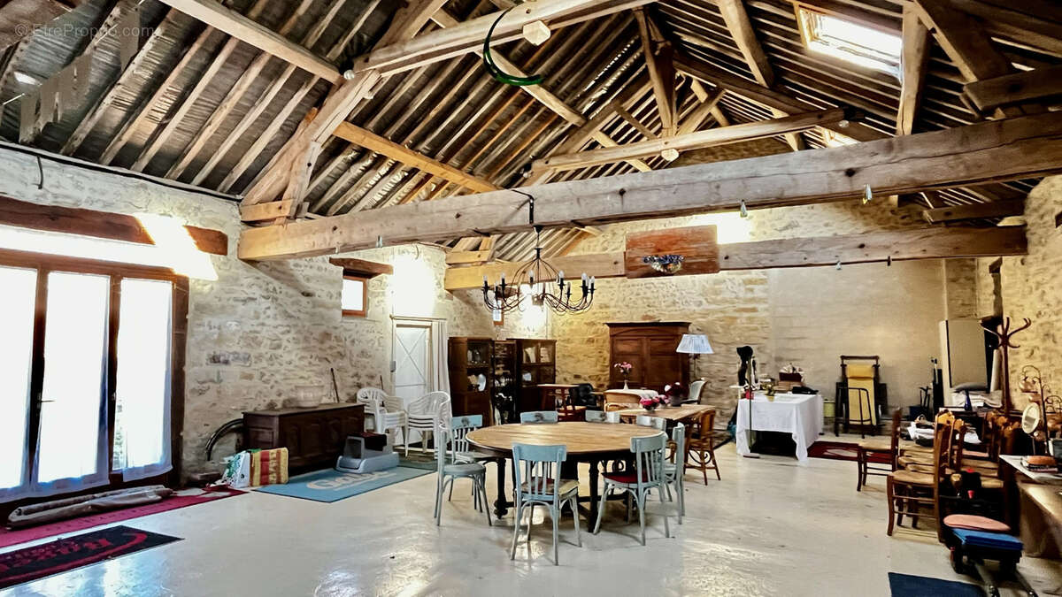 Maison à THOURY-FEROTTES