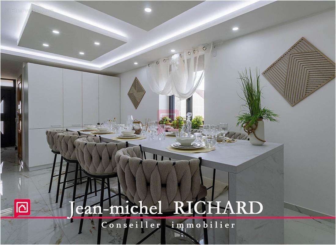 Maison La Vernelle 4 pièce(s) 117 m2 - photo 3