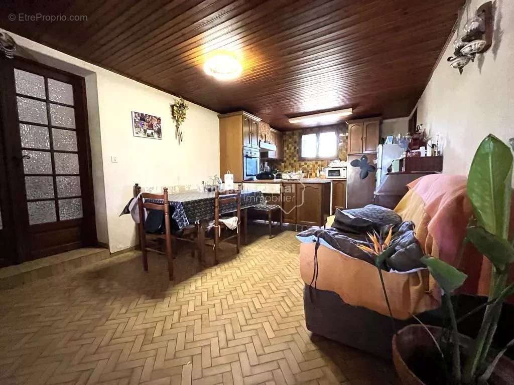 Maison à PERNES-LES-FONTAINES