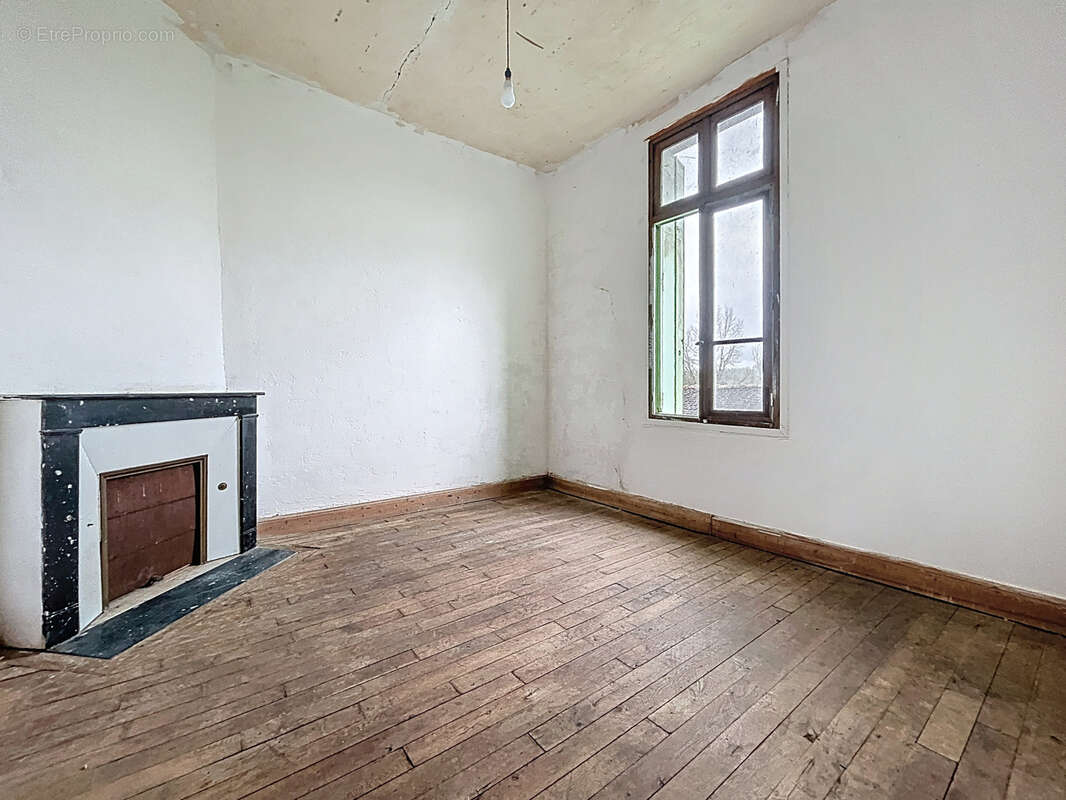 Maison à BRIGNAC-LA-PLAINE