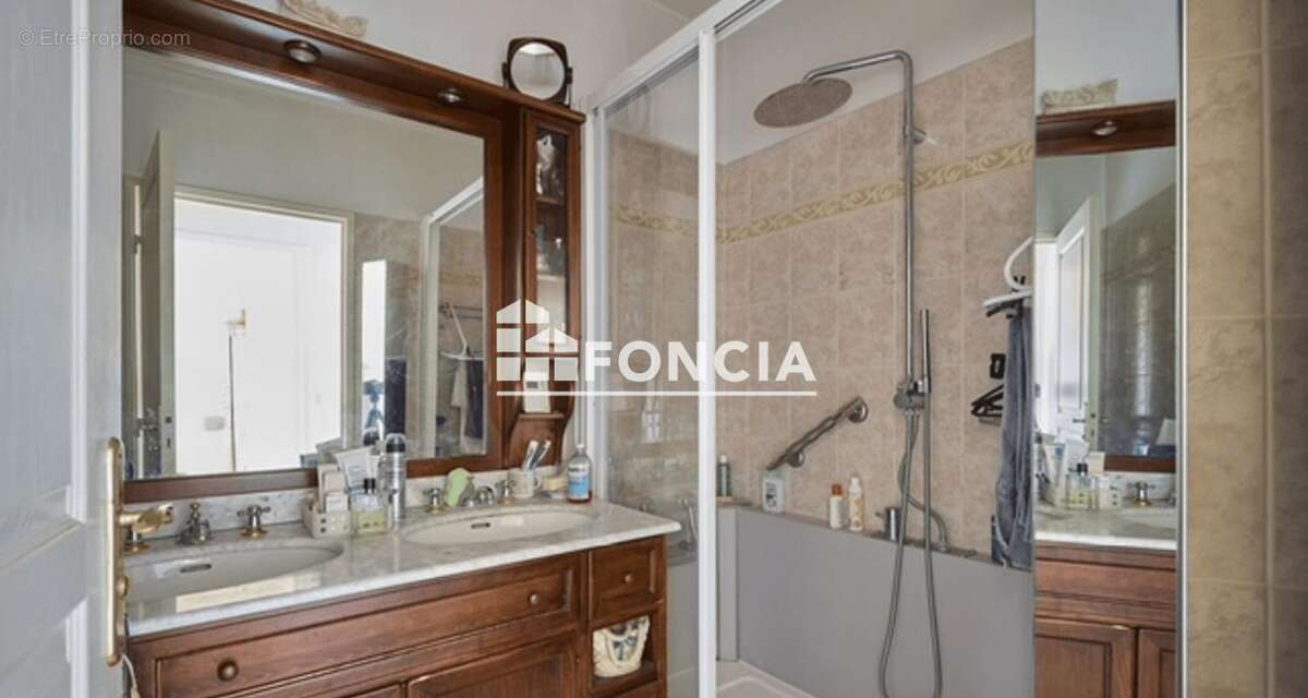 Appartement à LE PLESSIS-ROBINSON