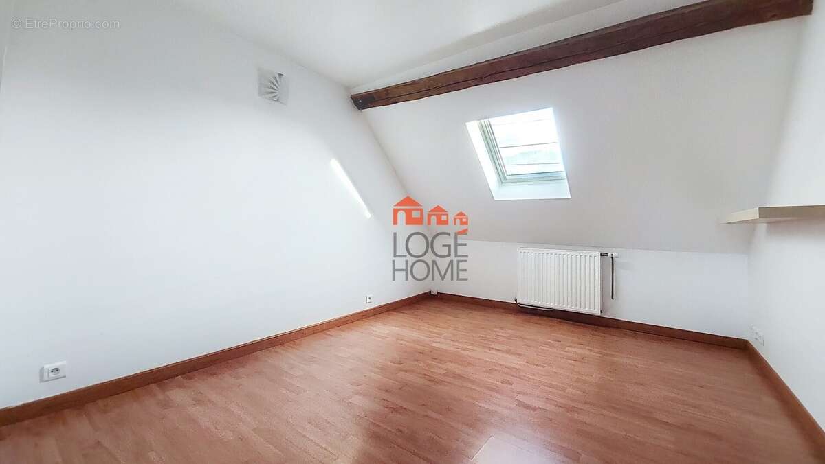 Chambre - Maison à COURCELLES-LES-LENS