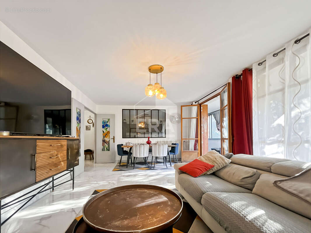 Appartement à MARSEILLE-4E