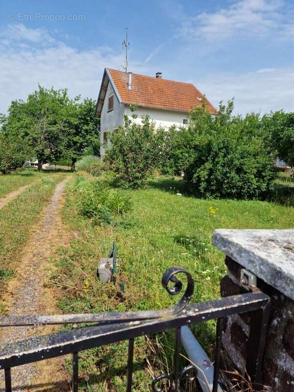 Maison à CONTREXEVILLE