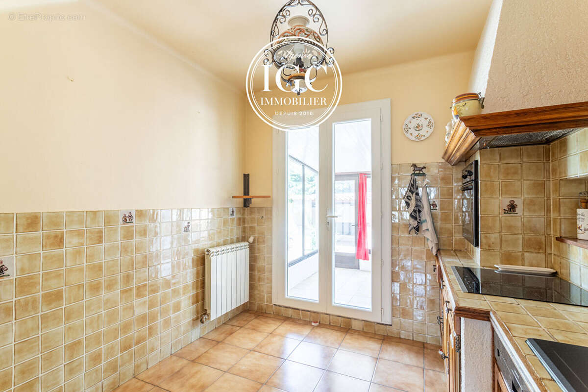 Maison à CHATEAUNEUF-LES-MARTIGUES