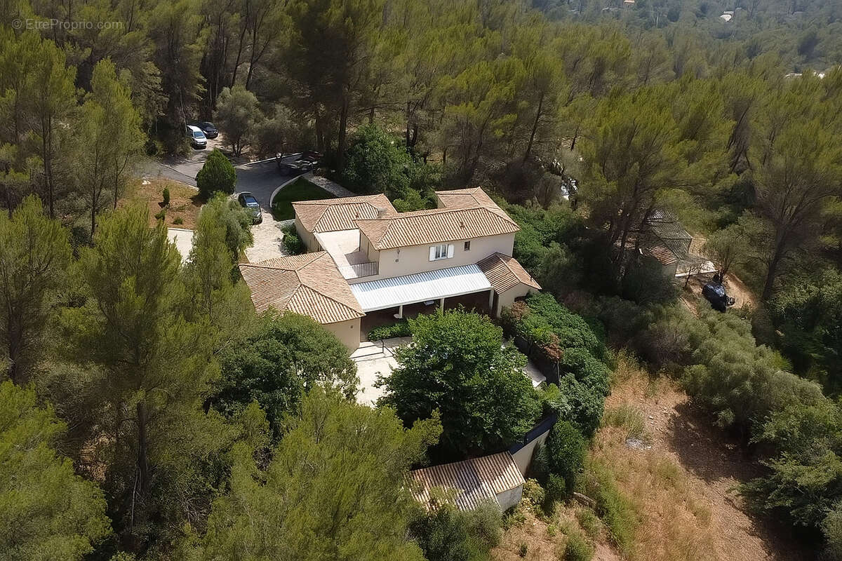 Maison à SOLLIES-TOUCAS