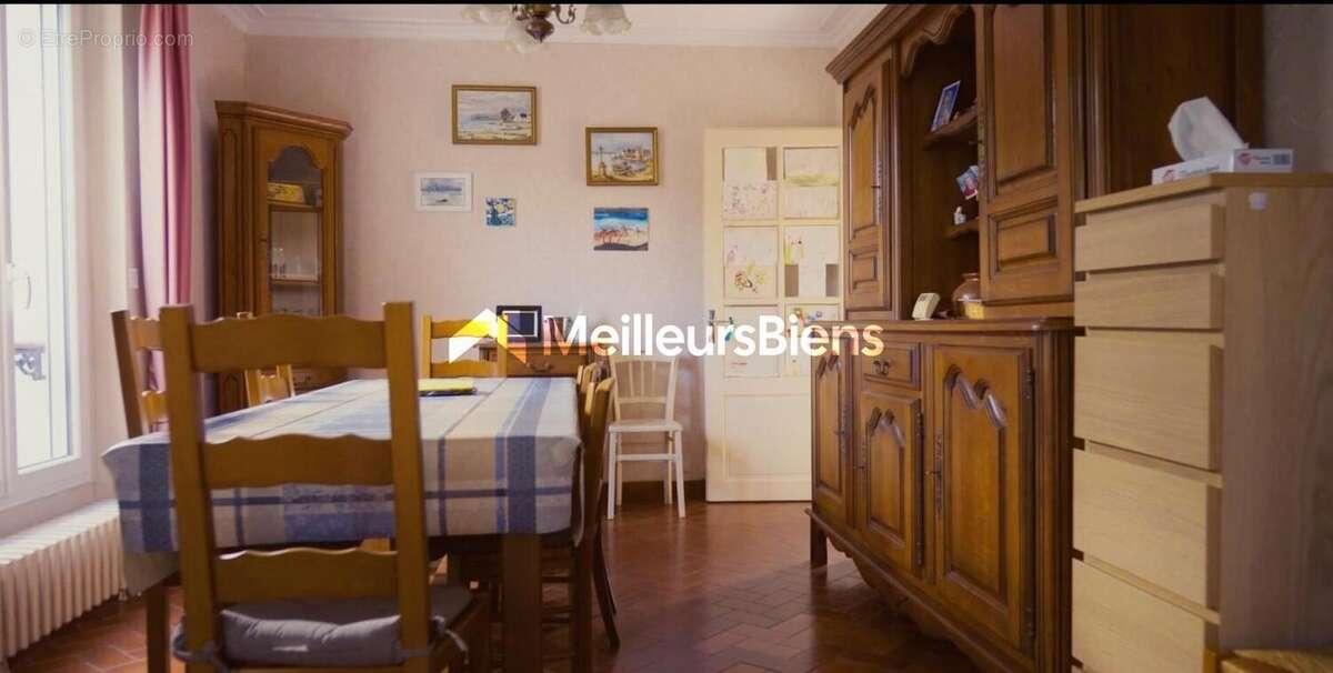 Maison à SAINT-THIBAULT-DES-VIGNES