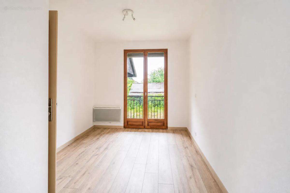 Maison de 4 pièces de 90 m² à Monthion - photo 6