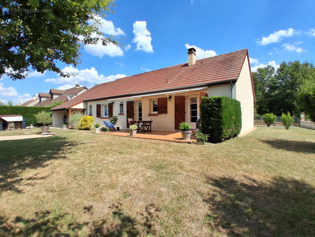 Maison à NEVOY