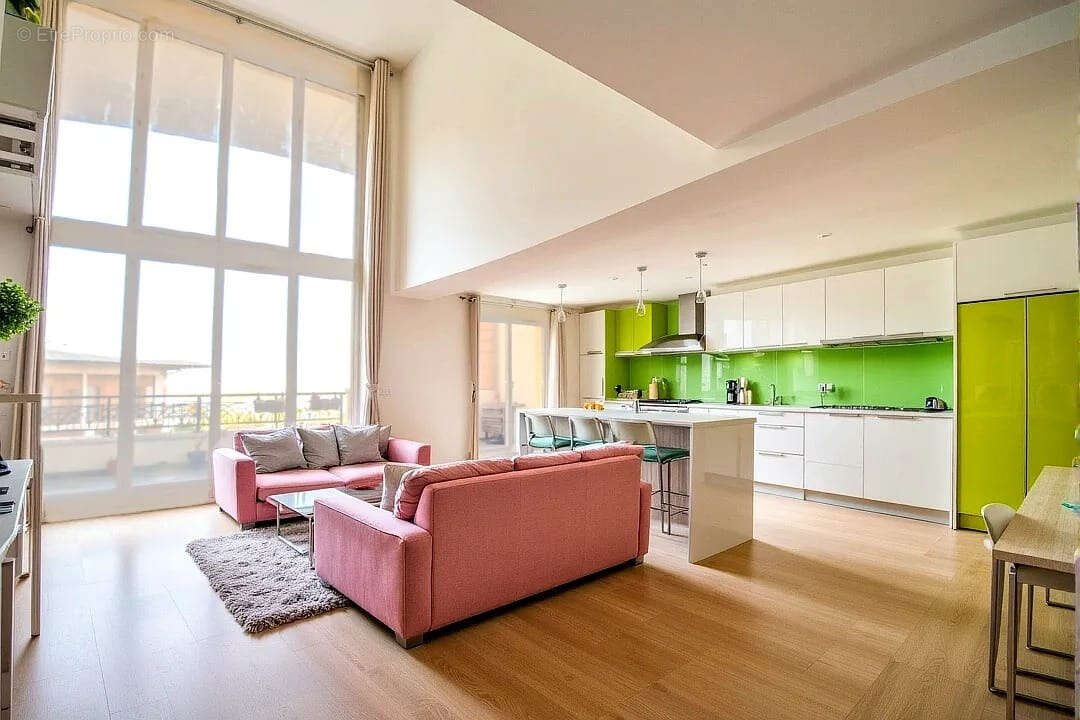 Appartement à COURBEVOIE