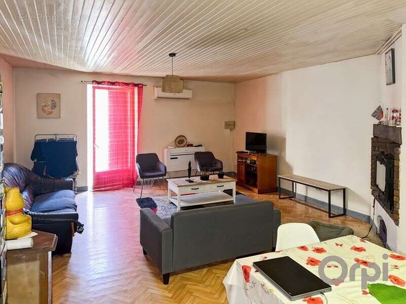 Au centre historique de MIRADOUX, maison de ville de 3 logements - photo 10
