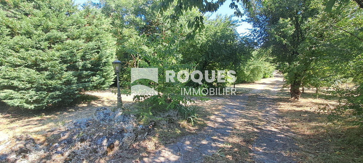 Maison de 187 m2 sur terrain attenant et constructible de 5848m2 - photo 7
