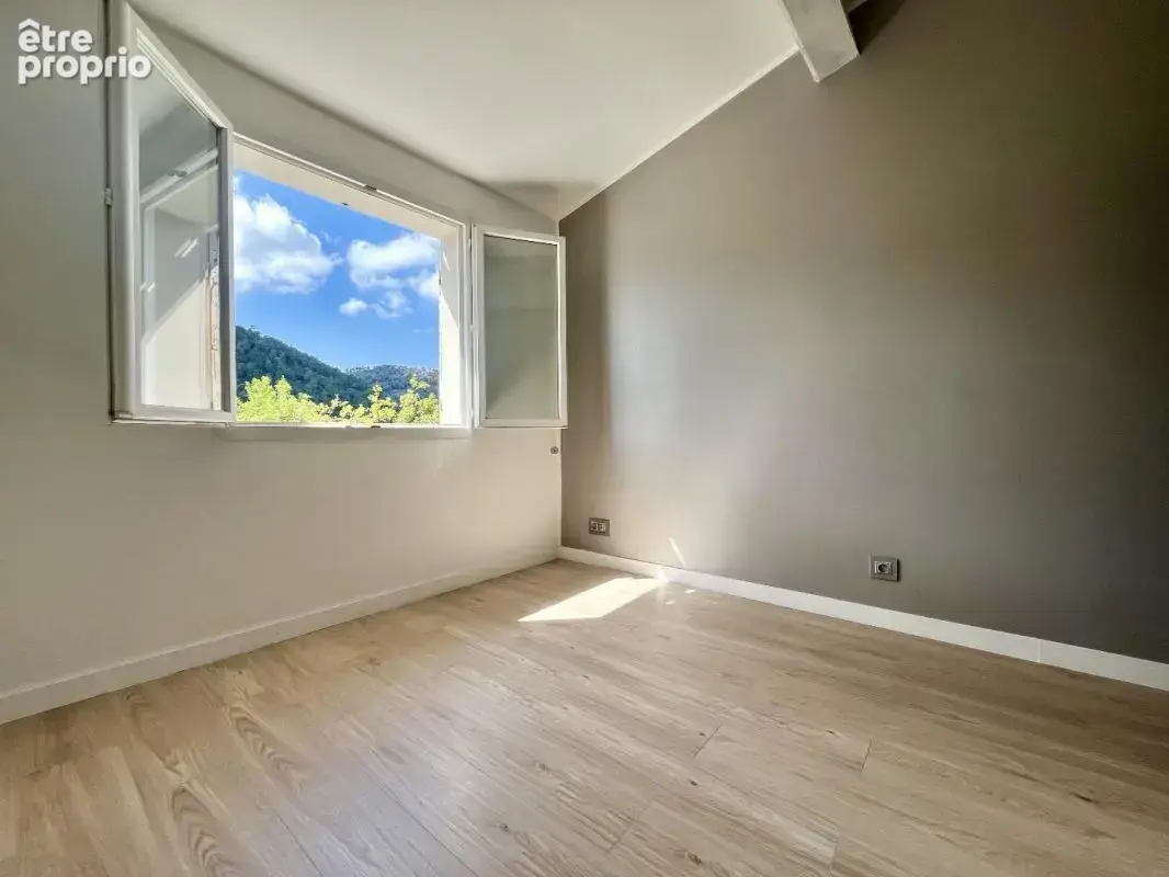 Maison 4 pièces 167 m² à vendre à Tourrette-Levens (06690) - photo 10