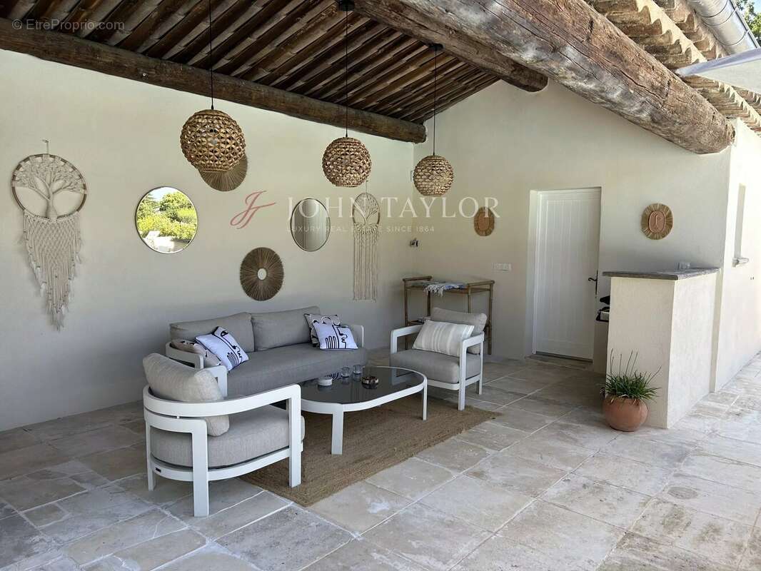 Maison à MONTELIMAR