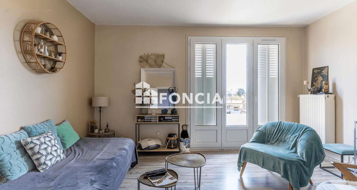 Appartement à GUILHERAND-GRANGES
