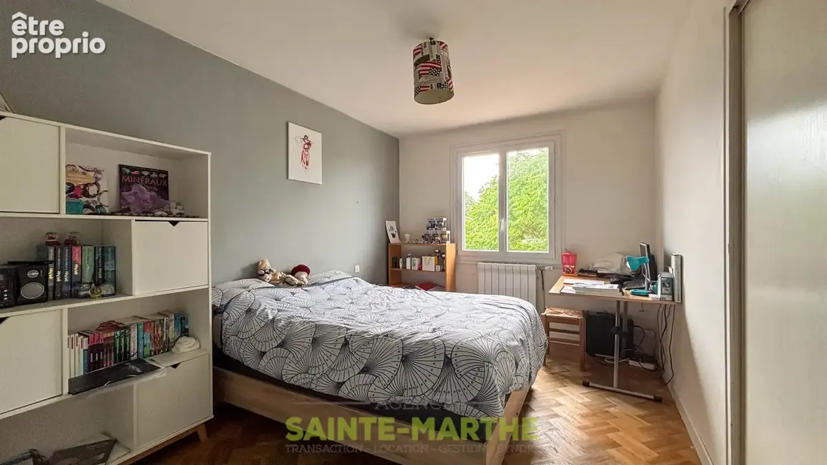 Niort Saint Liguaire. Pavillon sur sous-sol 5 chambres, garage et jardin. - photo 8