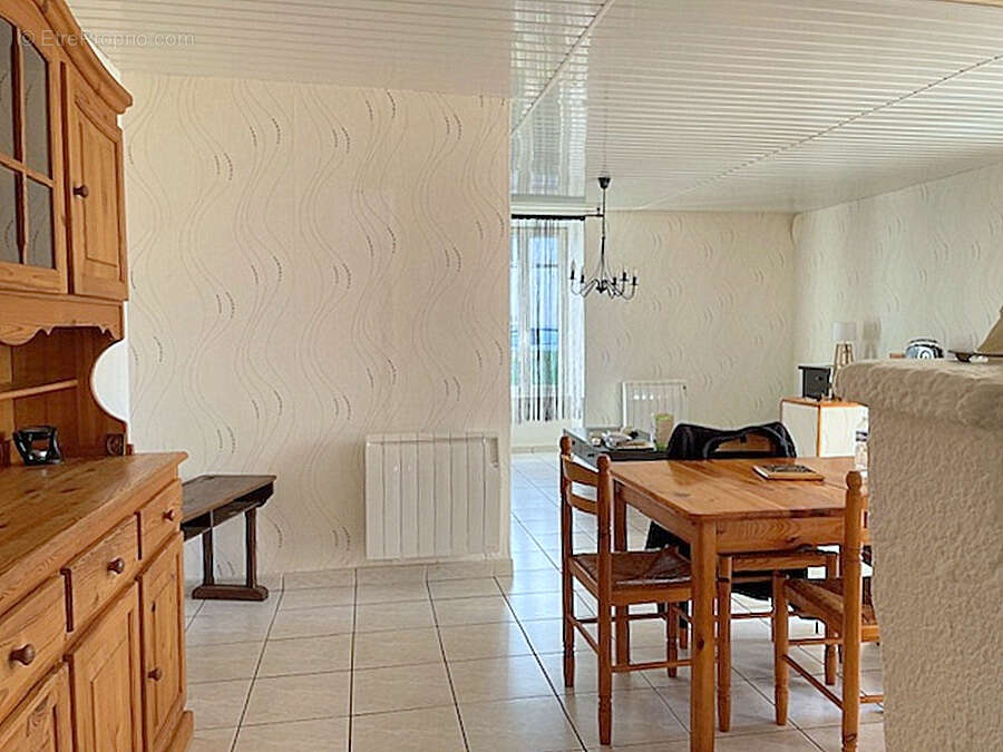 Maison à rénover avec beau potentiel - 105 m² - Proche La Rochelle - photo 13
