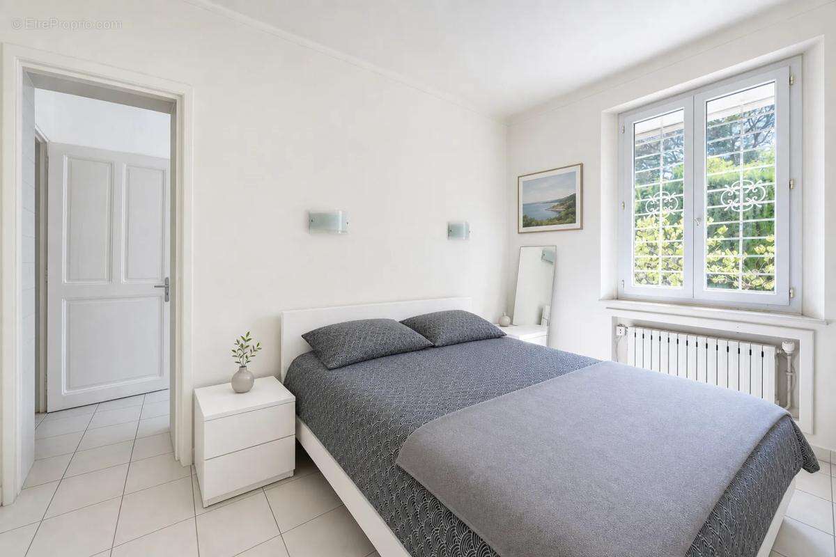 Maison 7 pièces, 161 m² à Saint-Raphaël, Boulouris - photo 8