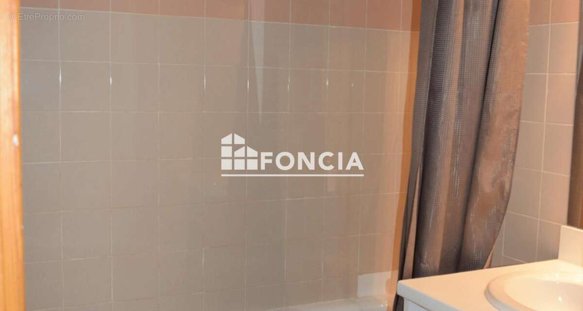 Appartement à SAINT-FRANCOIS-LONGCHAMP