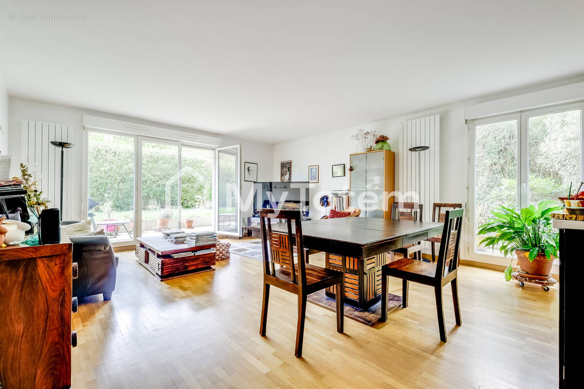 Appartement à LA GARENNE-COLOMBES