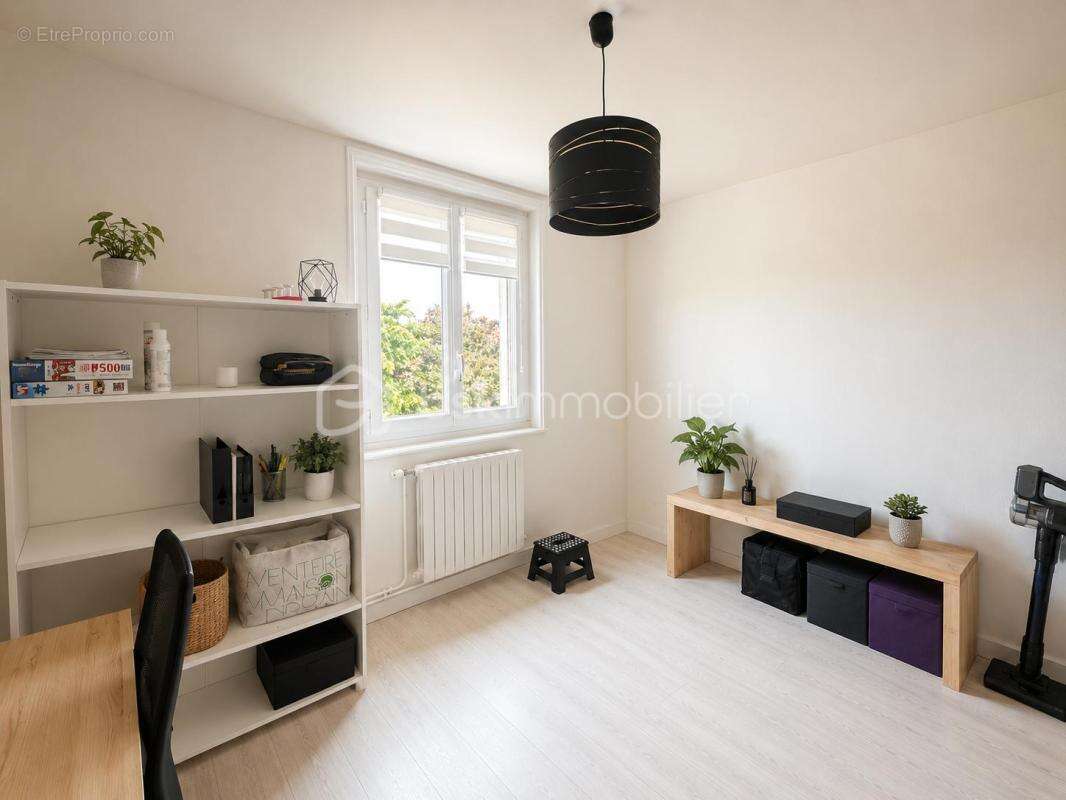 Maison individuelle  4 chambres terrain et dépendances - photo 8