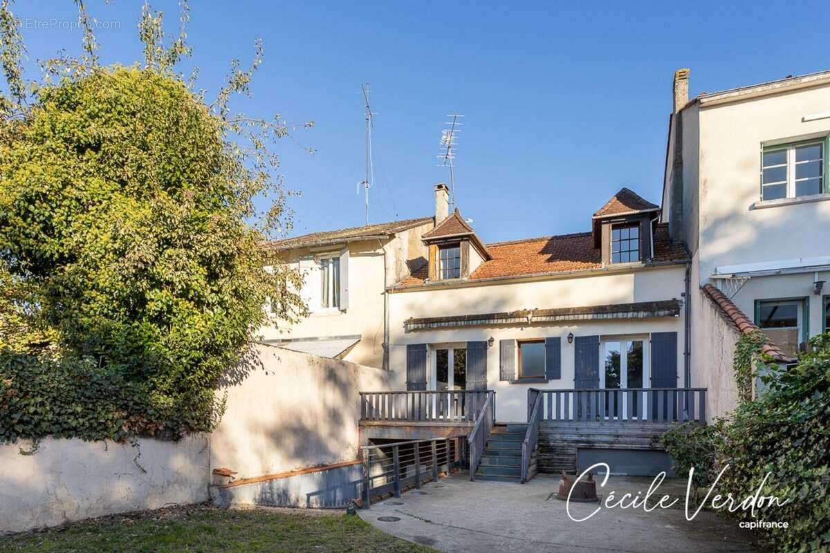 Maison à vendre 5 pièces, garage moto, Bergerac 4 chambres sur 257 m2 de terrain - photo 18