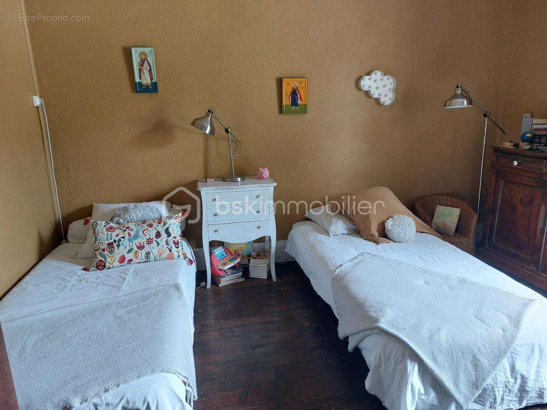 Maison à BOURDELLES