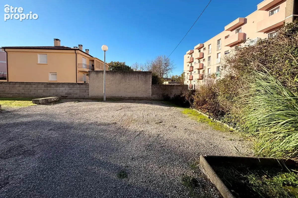Exclusivité à Gardanne, lot de 3 parkings en extérieur - photo 3