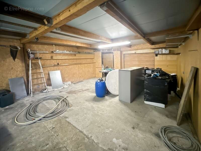 Maison rénovée 6 pièces sous sol total piscine - photo 17