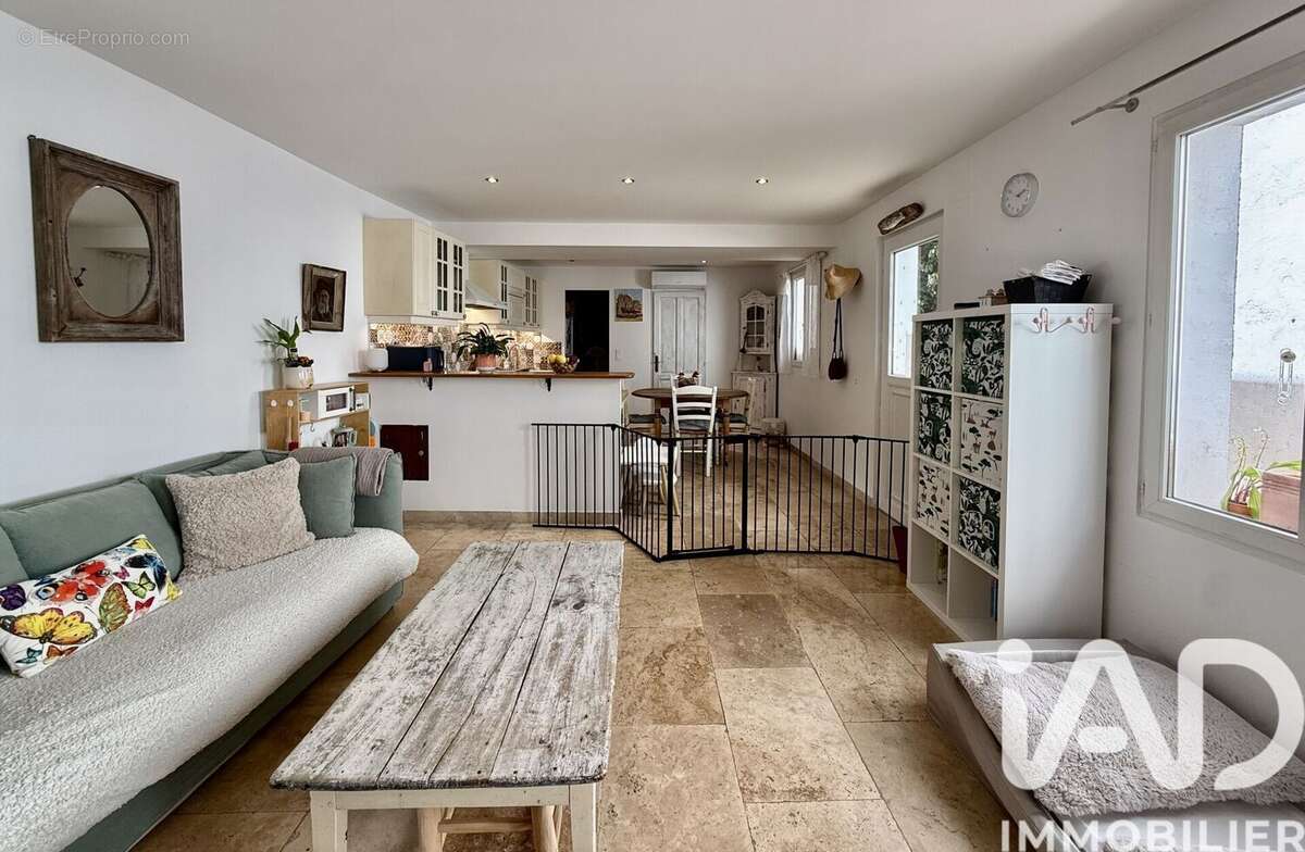 Photo 2 - Maison à LA GARDE-FREINET
