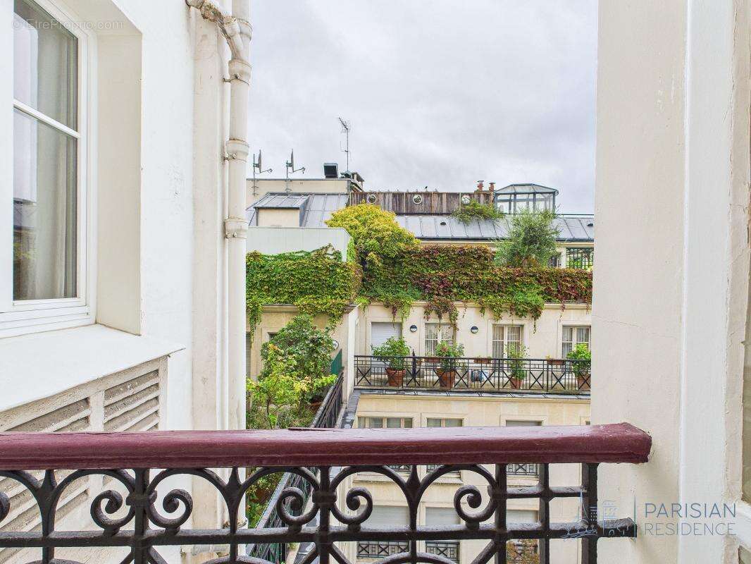 Appartement à PARIS-6E