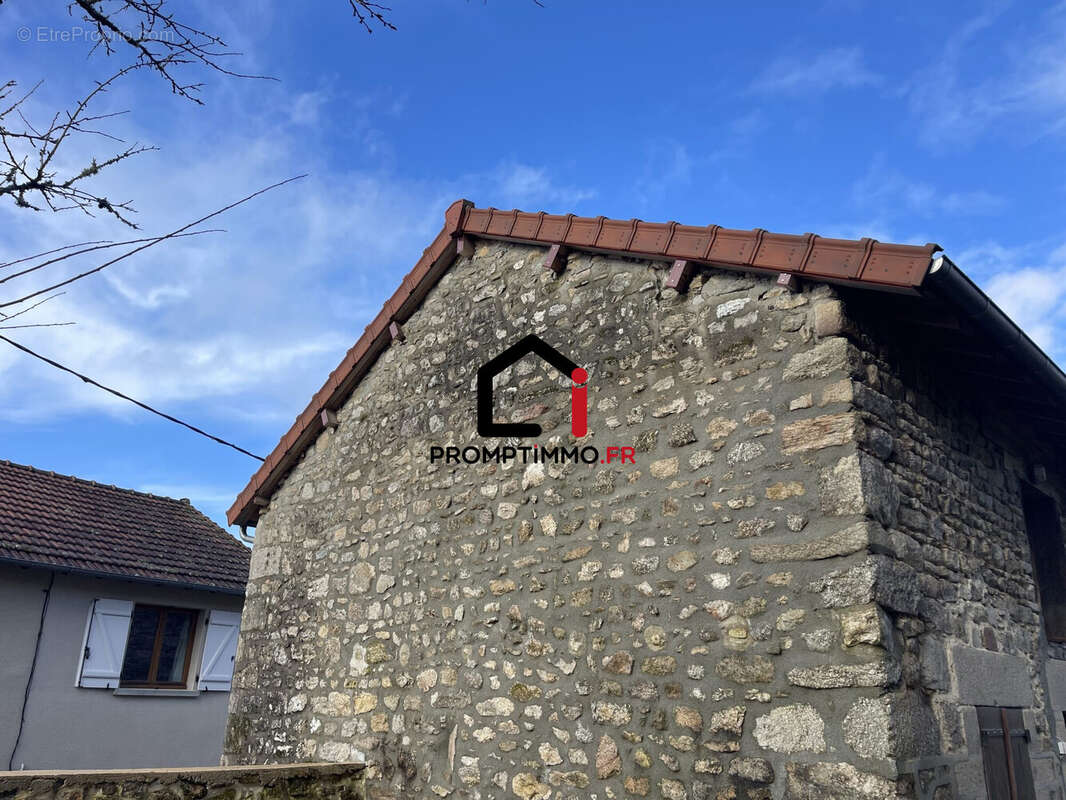Maison à SAINT-PIERRE-BELLEVUE