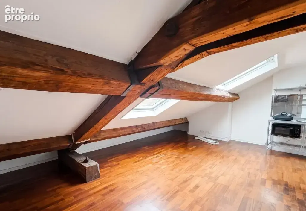 Rue tupin – métro cordeliers – studio mansardé : 27,50 m² au sol (13,78 m² carrez) - photo 2
