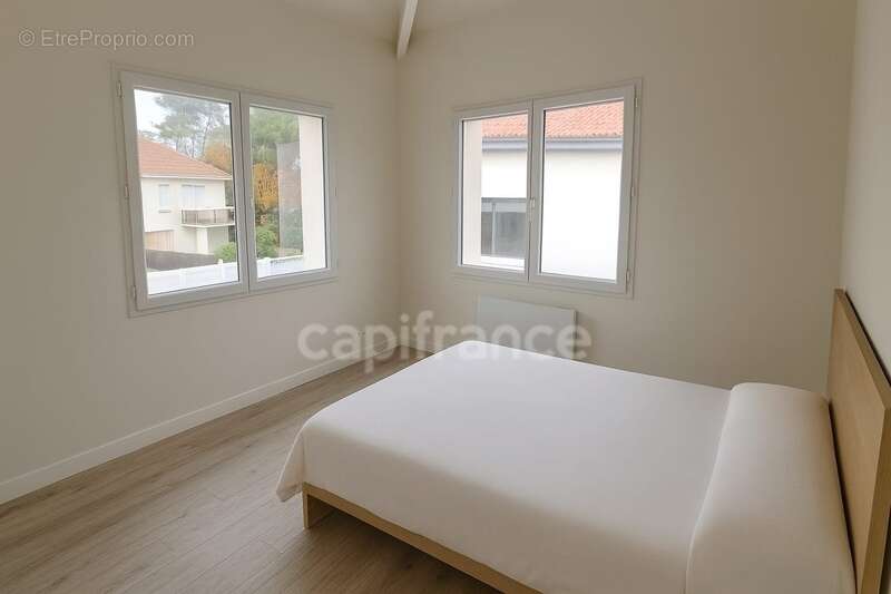 Maison à vendre 4 pièces ROYAN (17) - Quartier du parc - Grand Garage - photo 6