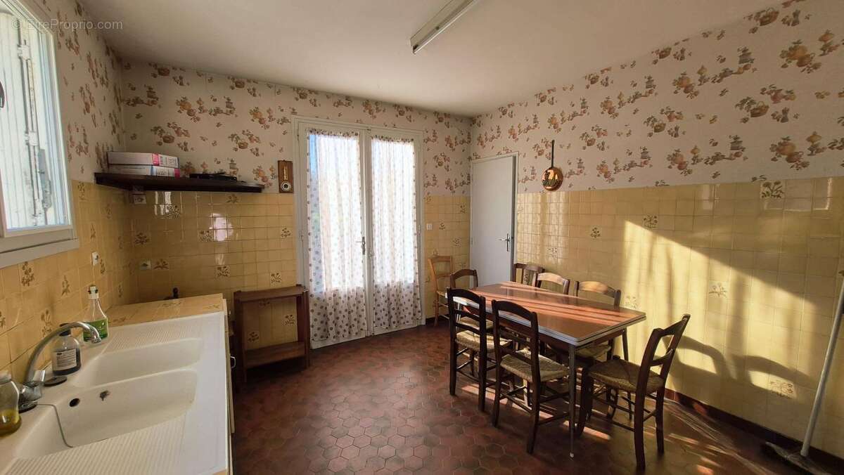Maison à SAINT-GEORGES-DE-MONTCLARD