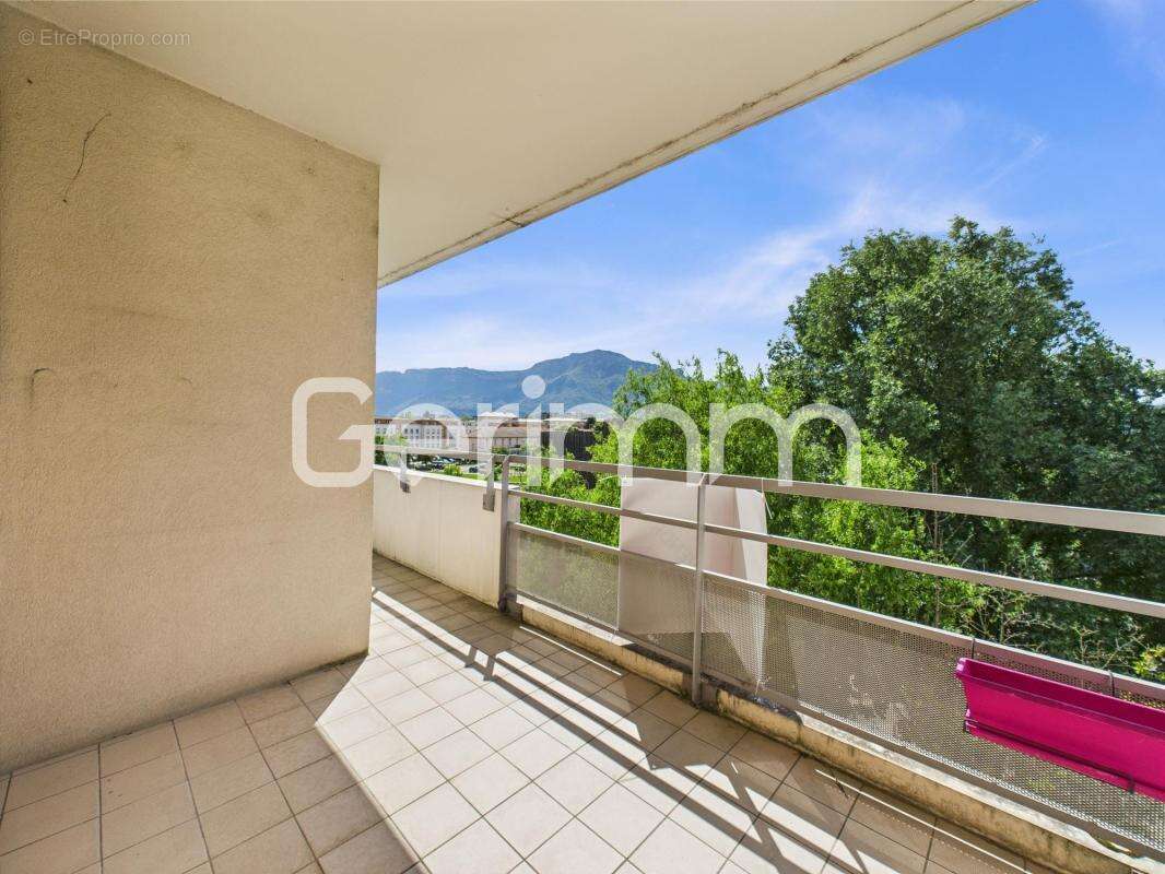 Appartement à SAINT-MARTIN-D&#039;HERES